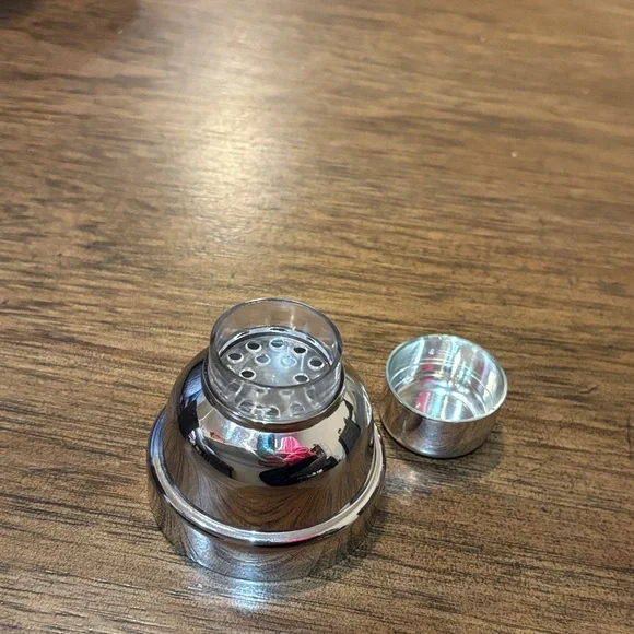 Plastic Cocktail Shaker - Picture 6 of 6